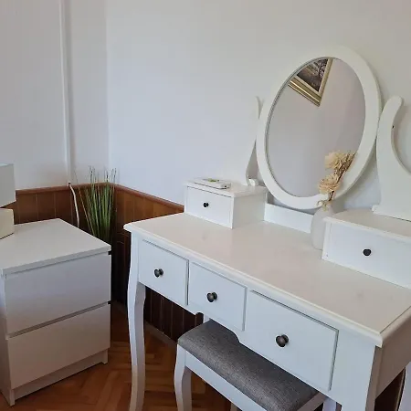 Giovanna - Spacious Lovely Supetar